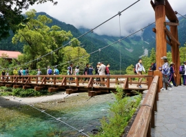 【岐阜県】ご自宅までの送迎付き!ベストシーズンに行く上高地と奥飛騨温泉1泊の旅 イメージ